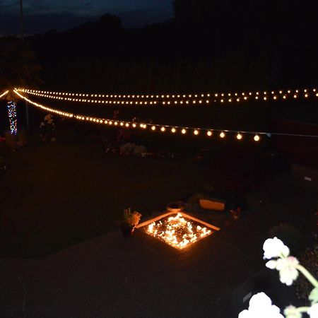 1-Bedroom Seaview Guesthouse On Seattle Luxury Estate With Views Of Olympic Mountains Exteriör bild