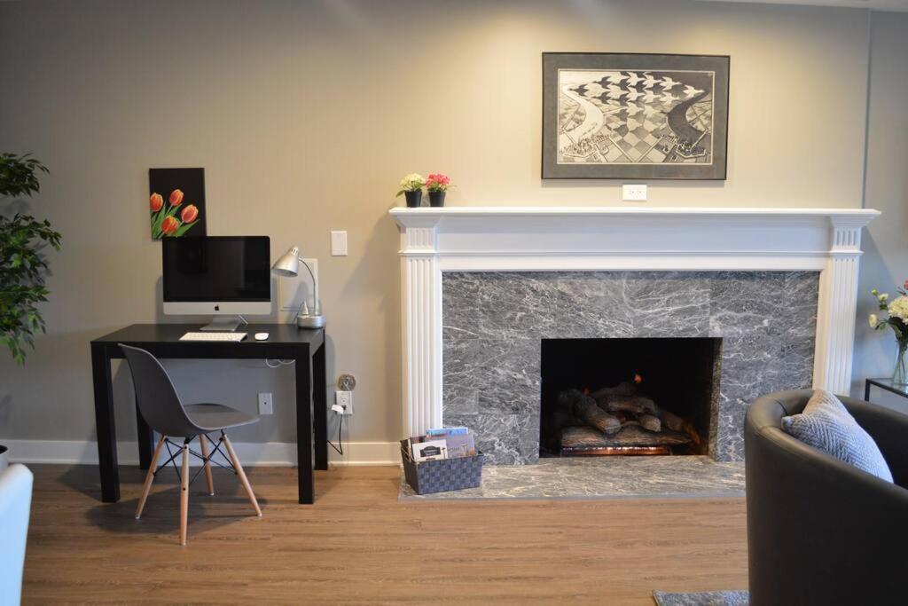 1-Bedroom Seaview Guesthouse On Seattle Luxury Estate With Views Of Olympic Mountains Exteriör bild