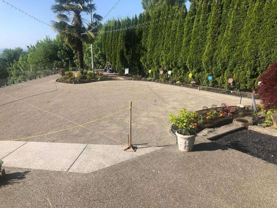 1-Bedroom Seaview Guesthouse On Seattle Luxury Estate With Views Of Olympic Mountains Exteriör bild