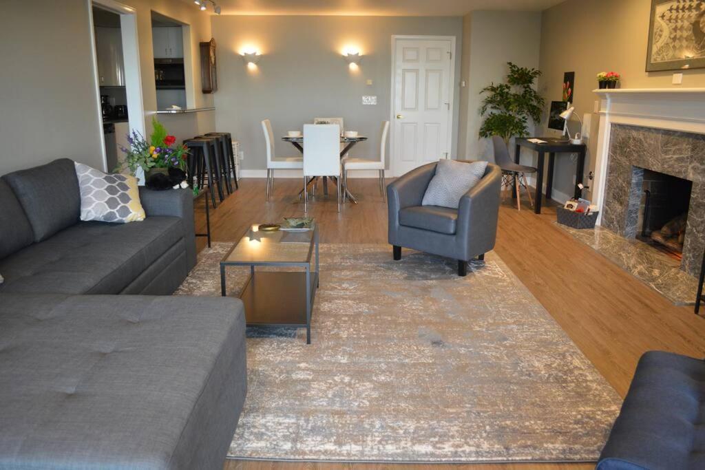 1-Bedroom Seaview Guesthouse On Seattle Luxury Estate With Views Of Olympic Mountains Exteriör bild