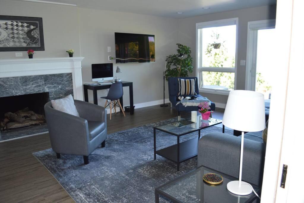 1-Bedroom Seaview Guesthouse On Seattle Luxury Estate With Views Of Olympic Mountains Exteriör bild