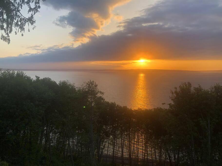 1-Bedroom Seaview Guesthouse On Seattle Luxury Estate With Views Of Olympic Mountains Exteriör bild