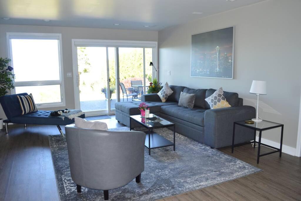 1-Bedroom Seaview Guesthouse On Seattle Luxury Estate With Views Of Olympic Mountains Exteriör bild